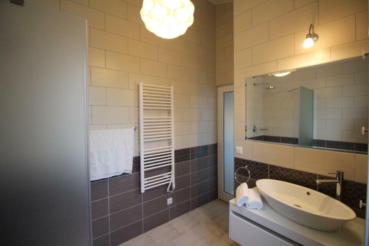Lux Haus Villa โตรกีร์ ภายนอก รูปภาพ